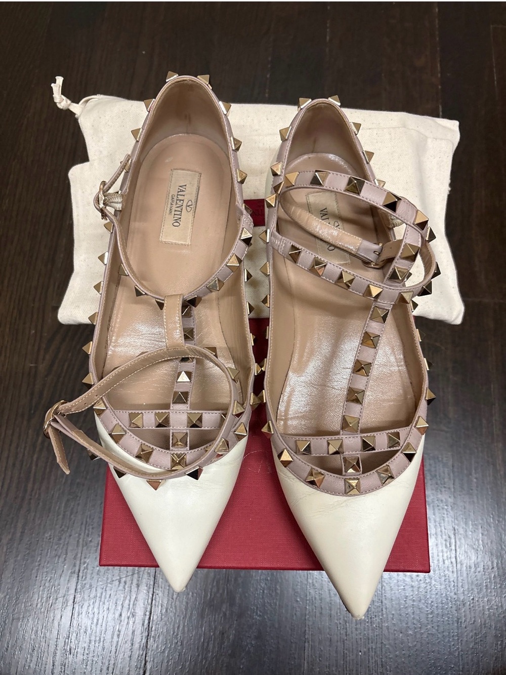 Authentic PREOWNED Valentino Garavani Rockstud Ballet Flats in Bone size 39.5